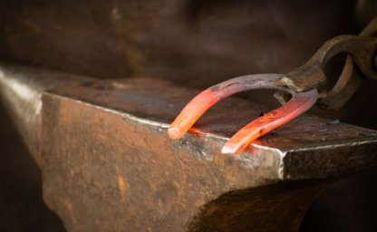 Einen Schmiedeherd bauen: Materialien und Tipps