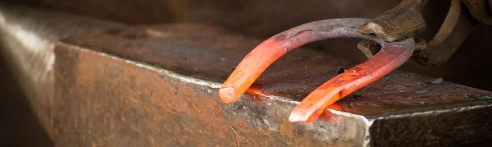 Construir una cocina de herrero: materiales y consejos